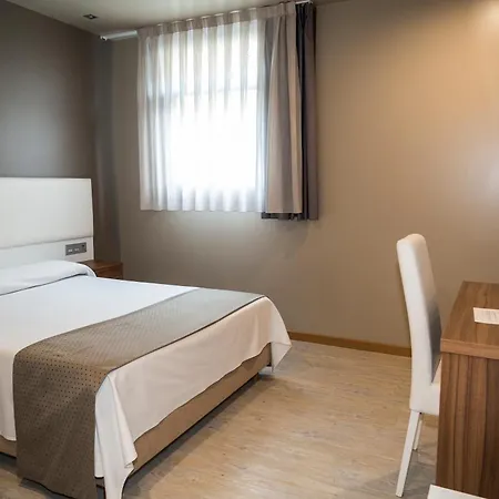 La De Roces Hotel *