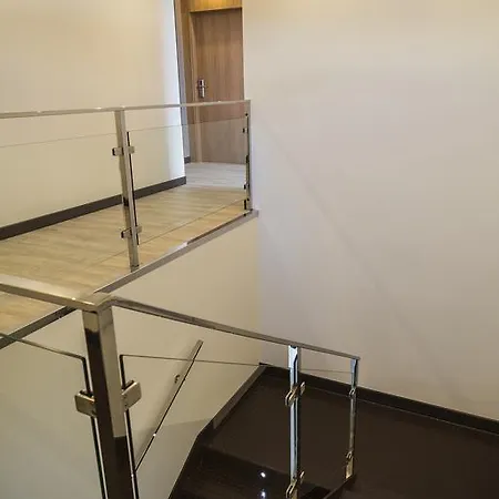 Hotell La De Roces *