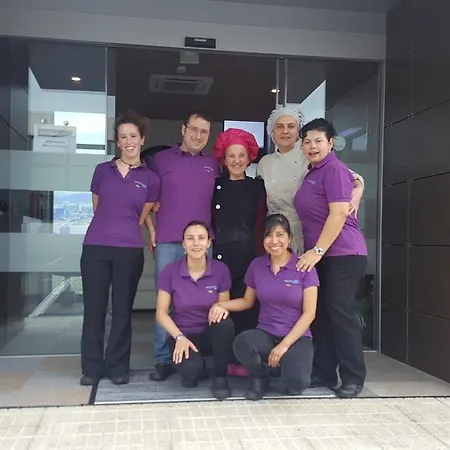 Hotell La De Roces *