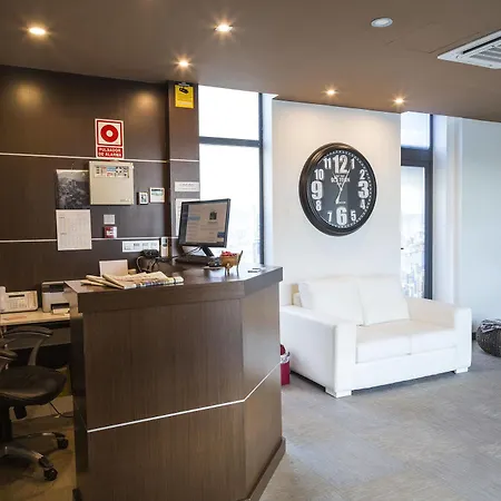 La De Roces Hotell *