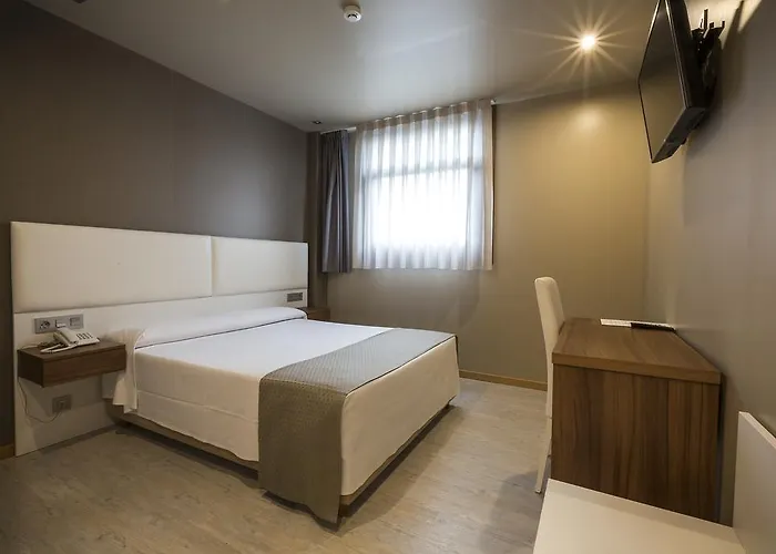 Hotell La De Roces *