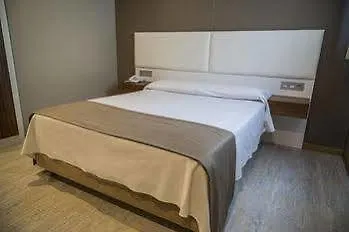 La De Roces Hotell *