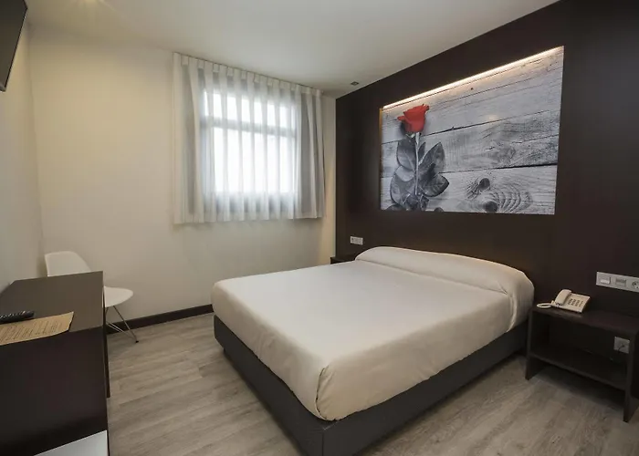 Hotell La De Roces *